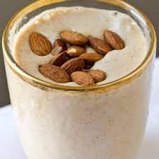 Almond and Date Smoothie